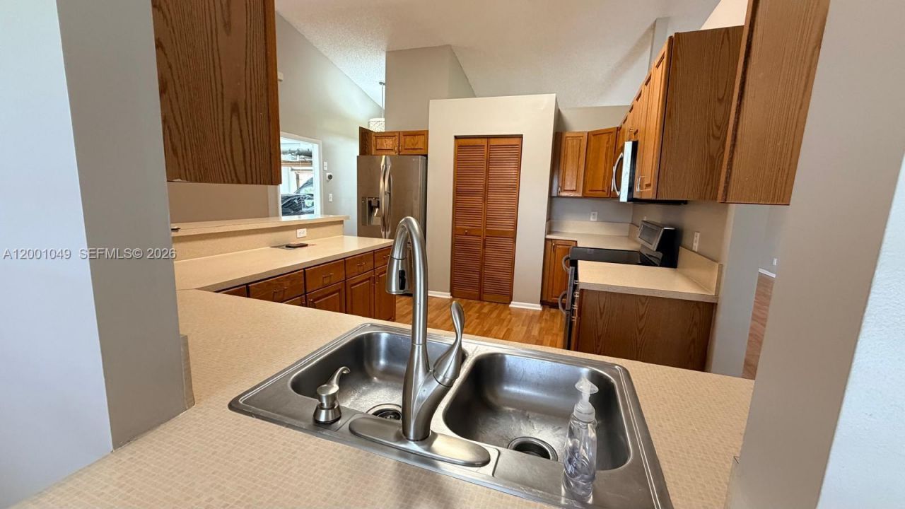 11540 NW 27th Ct, Unit -, Plantation, FL 33323 Photo