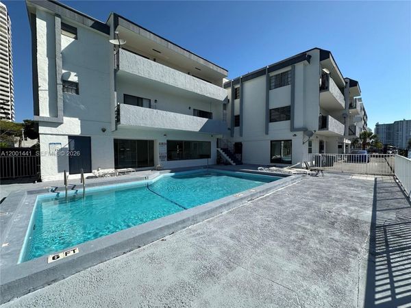 3582 NE 171st St, Unit 301, North Miami Beach, FL 33160