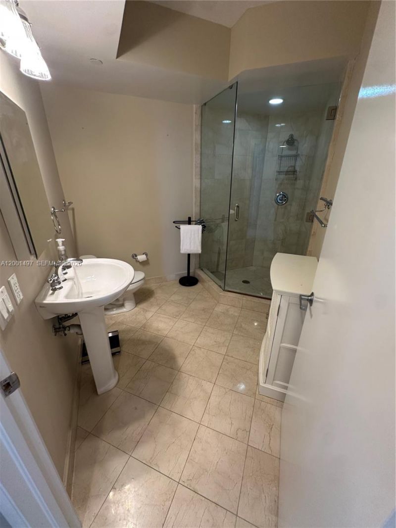 6365 Collins Ave, Unit 1703, Miami Beach, FL 33141 Photo