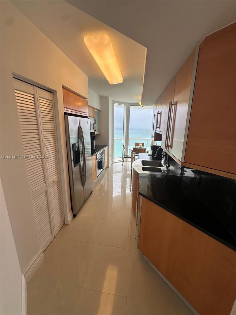 6365 Collins Ave, Unit 1703, Miami Beach, FL 33141 Photo