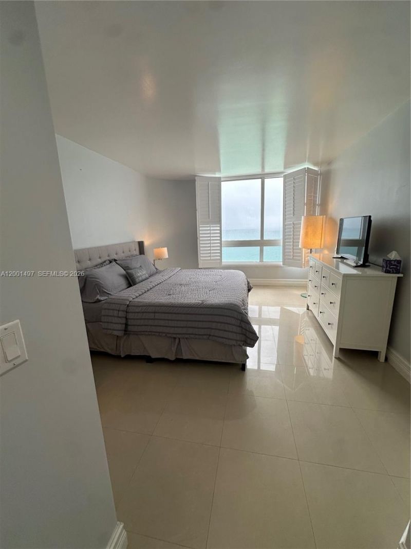 6365 Collins Ave, Unit 1703, Miami Beach, FL 33141 Photo
