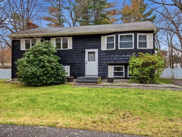 3 Hills Rd, Middleton, MA 01949