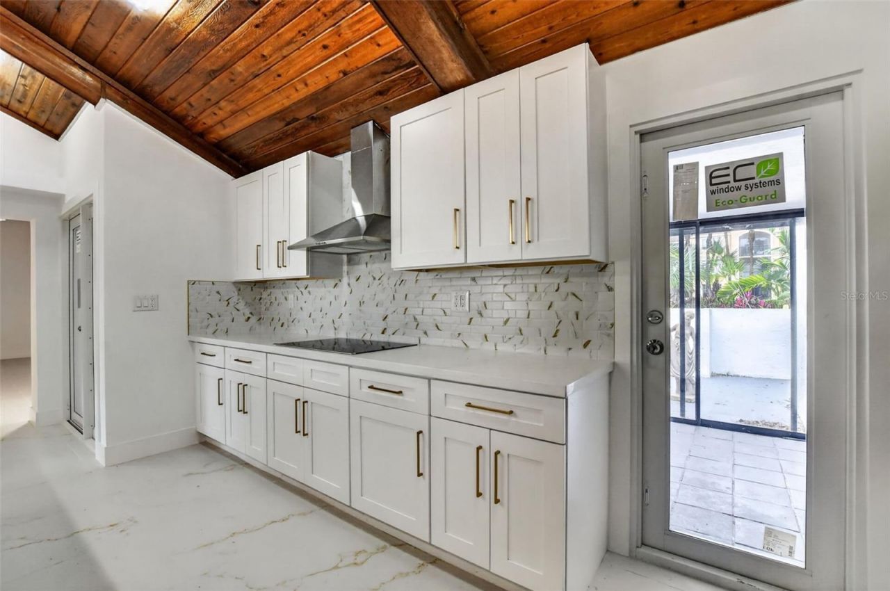 4701 NW 1st Place, Deerfield Beach, FL 33442 Photo