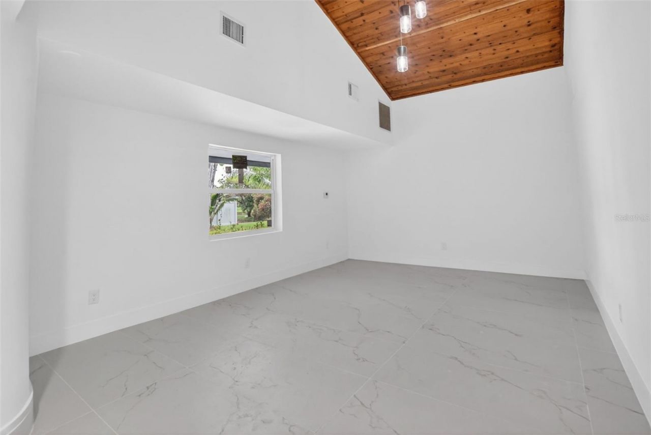 4701 NW 1st Place, Deerfield Beach, FL 33442 Photo