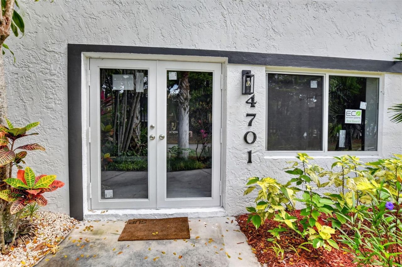 4701 NW 1st Place, Deerfield Beach, FL 33442 Photo