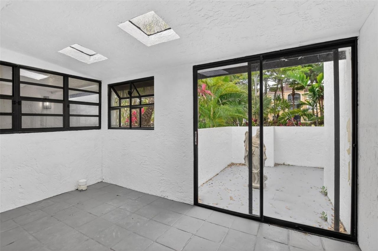 4701 NW 1st Place, Deerfield Beach, FL 33442 Photo