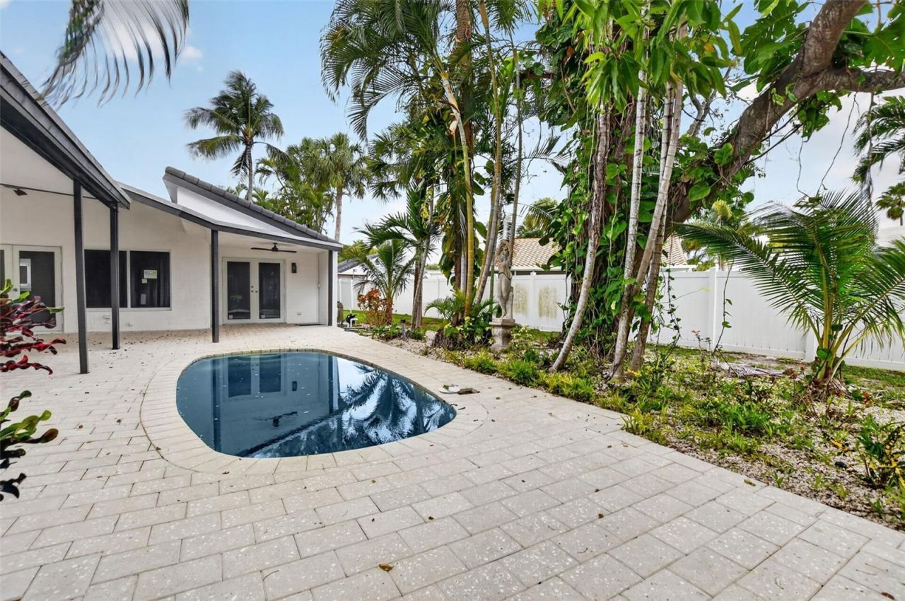 4701 NW 1st Place, Deerfield Beach, FL 33442 Photo