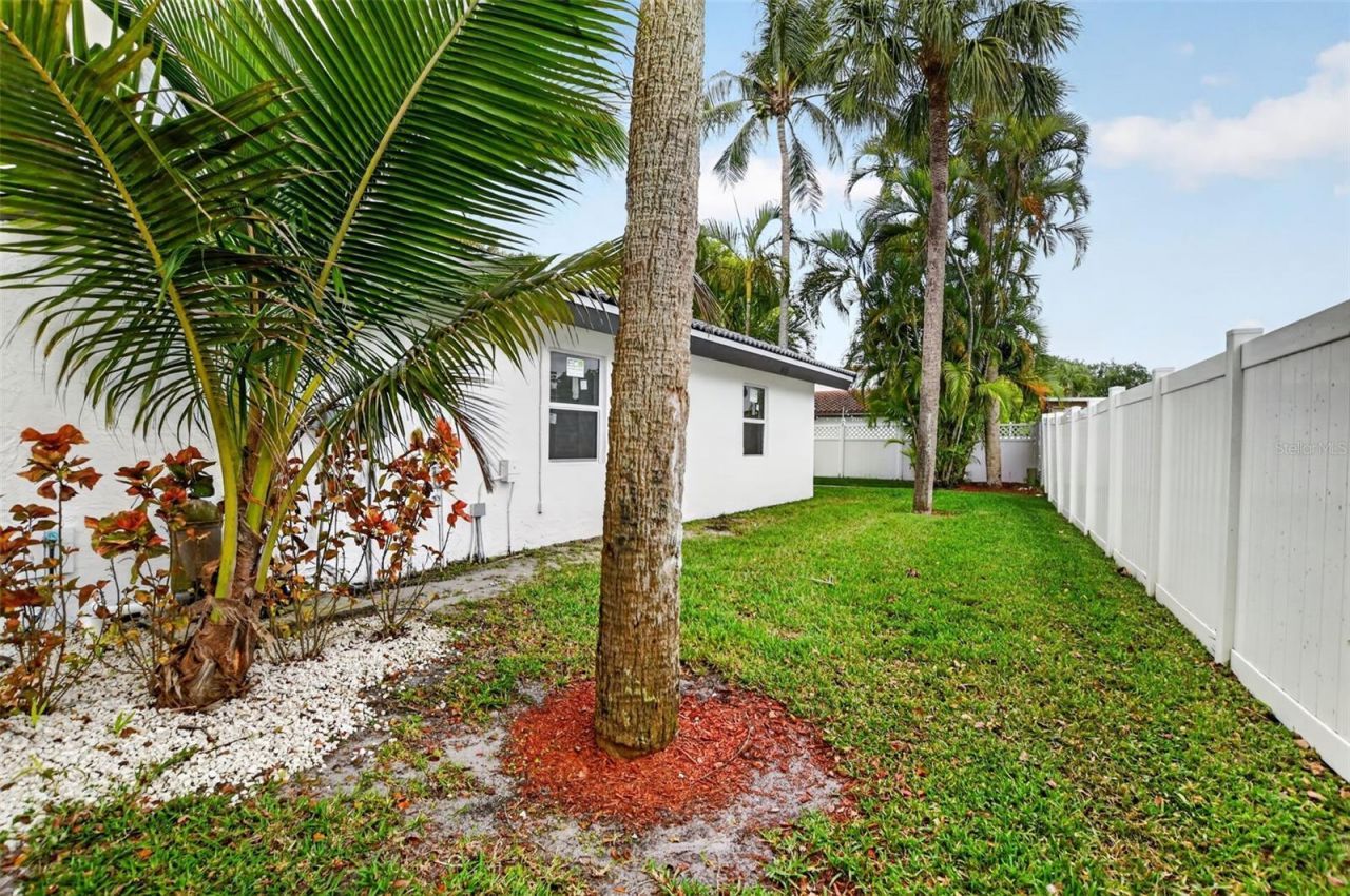 4701 NW 1st Place, Deerfield Beach, FL 33442 Photo