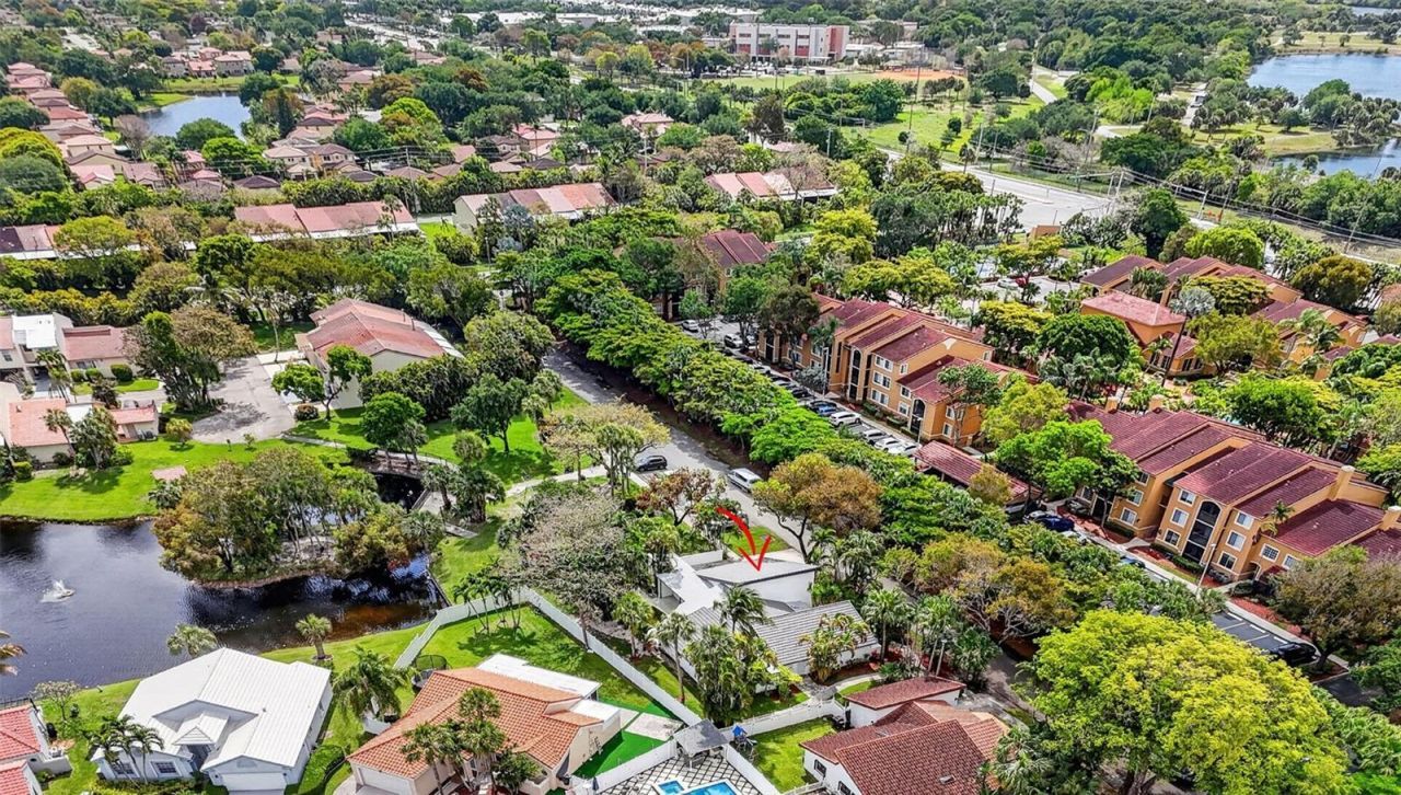 4701 NW 1st Place, Deerfield Beach, FL 33442 Photo