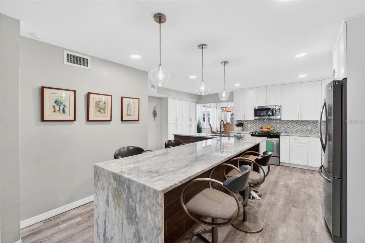 1065 Eden Isle Boulevard Ne, Unit 1, Saint Petersburg, FL 33704 Photo