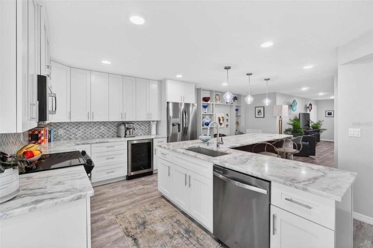1065 Eden Isle Boulevard Ne, Unit 1, Saint Petersburg, FL 33704 Photo