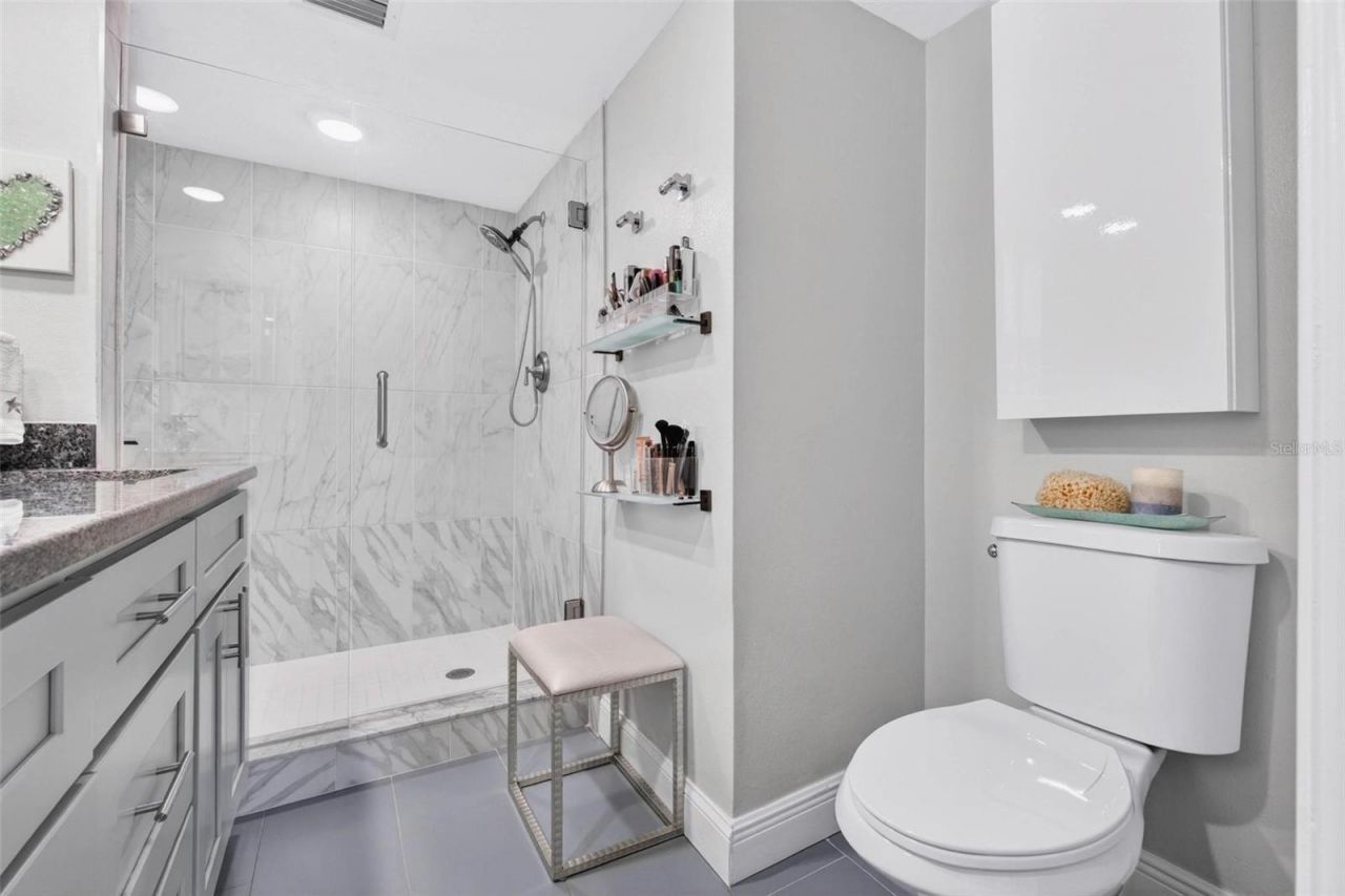 1065 Eden Isle Boulevard Ne, Unit 1, Saint Petersburg, FL 33704 Photo