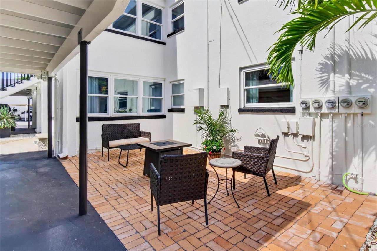 1065 Eden Isle Boulevard Ne, Unit 1, Saint Petersburg, FL 33704 Photo