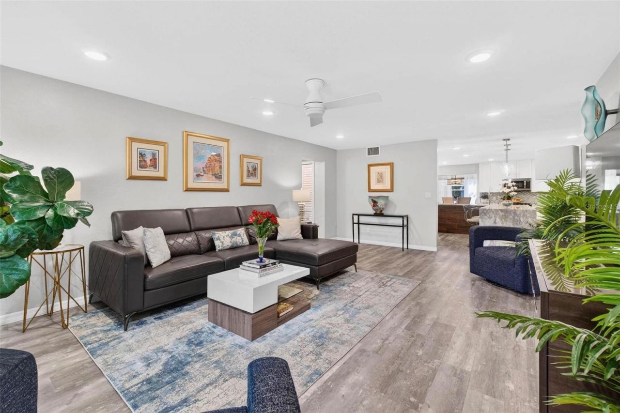 1065 Eden Isle Boulevard Ne, Unit 1, Saint Petersburg, FL 33704 Photo