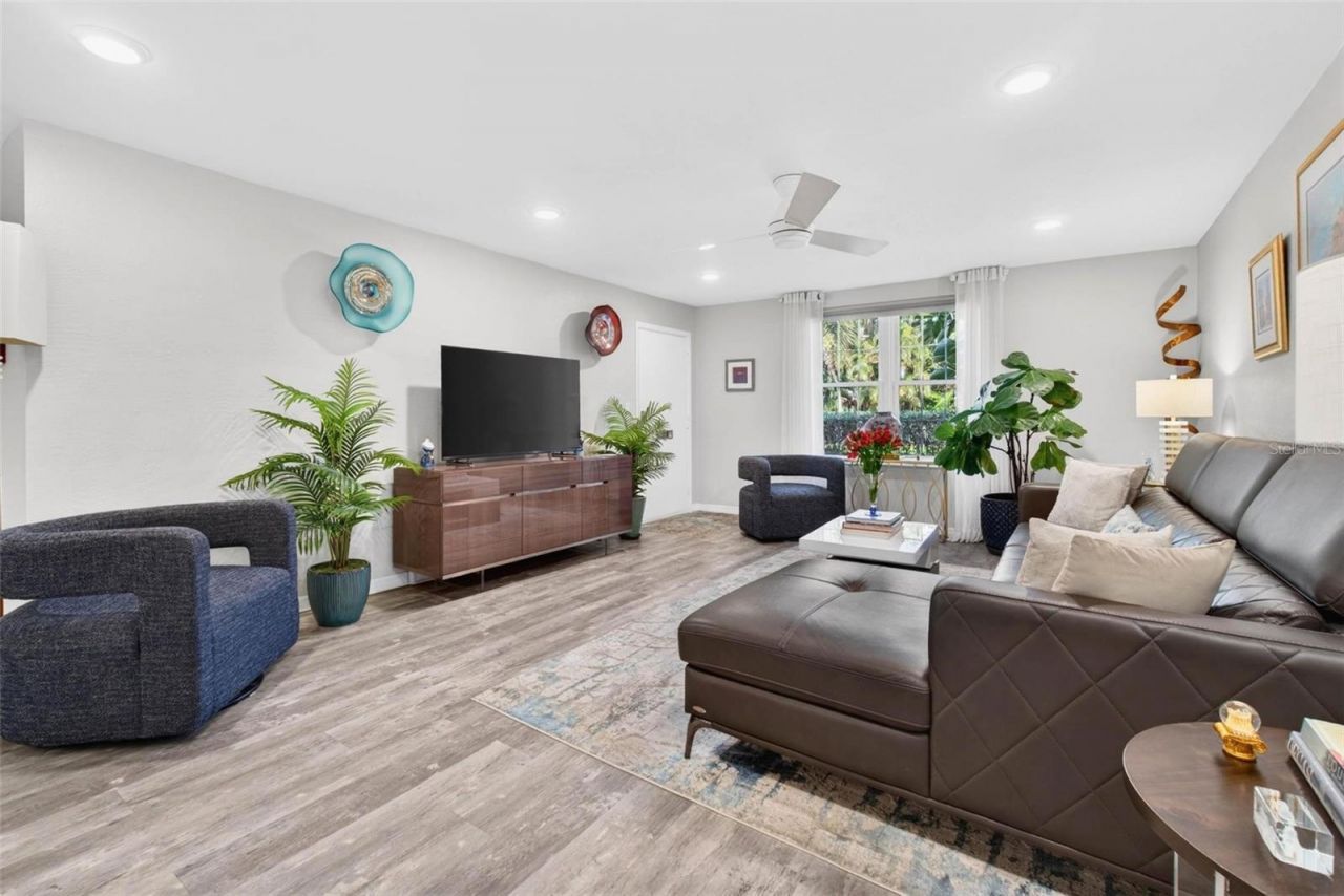 1065 Eden Isle Boulevard Ne, Unit 1, Saint Petersburg, FL 33704 Photo