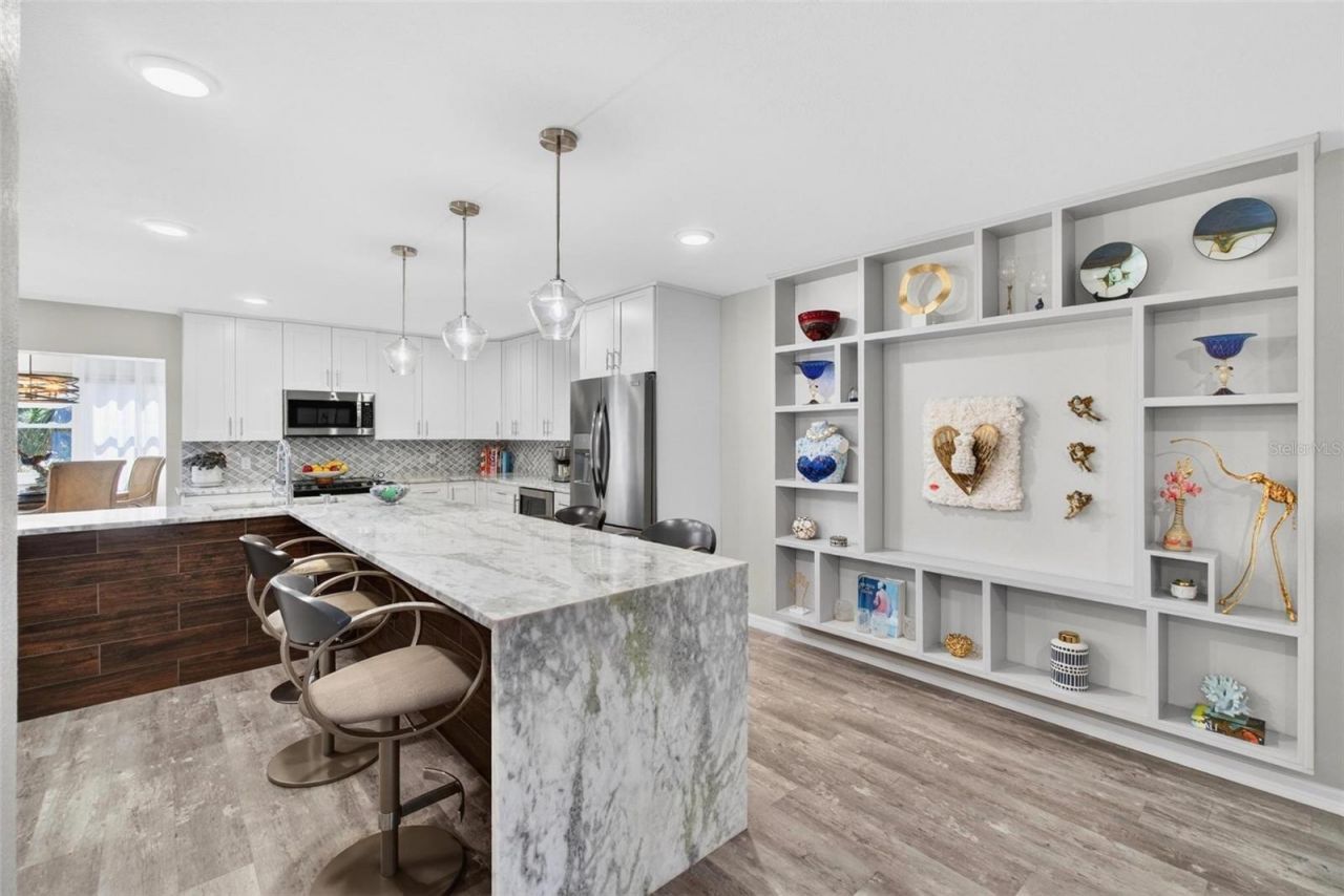 1065 Eden Isle Boulevard Ne, Unit 1, Saint Petersburg, FL 33704 Photo