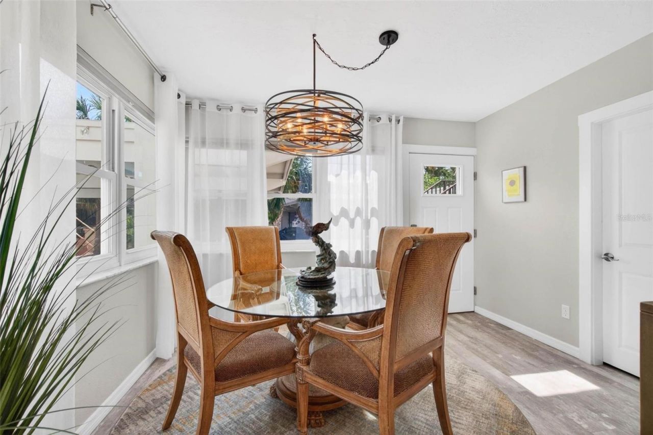 1065 Eden Isle Boulevard Ne, Unit 1, Saint Petersburg, FL 33704 Photo