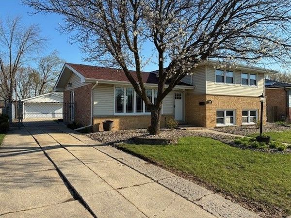 4444 Lisa Lane, Oak Forest, IL 60452