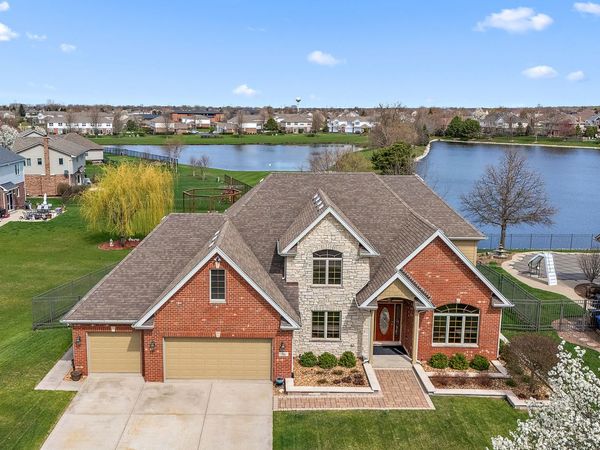 785 Stacey Drive, New Lenox, IL 60451