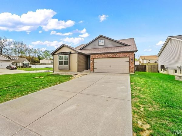 690 Glen Eagle Drive, Troy, MO 63379