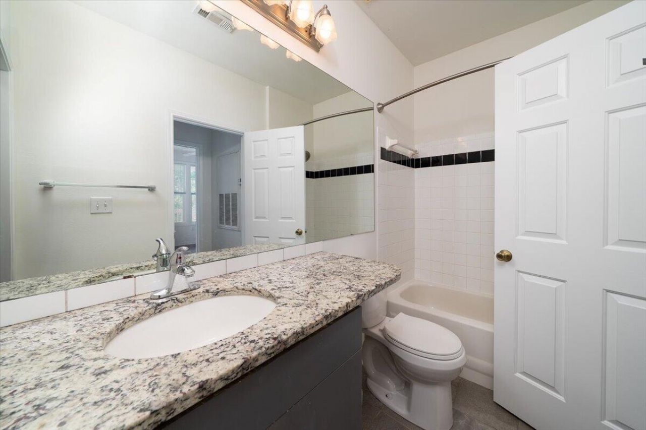 1932 Chatelain Way Photo 10