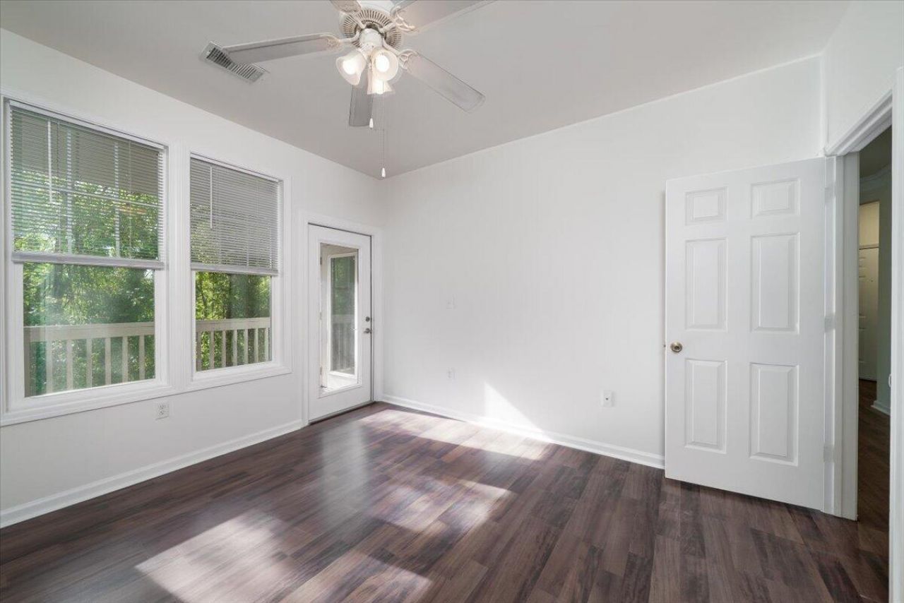 1932 Chatelain Way Photo 11