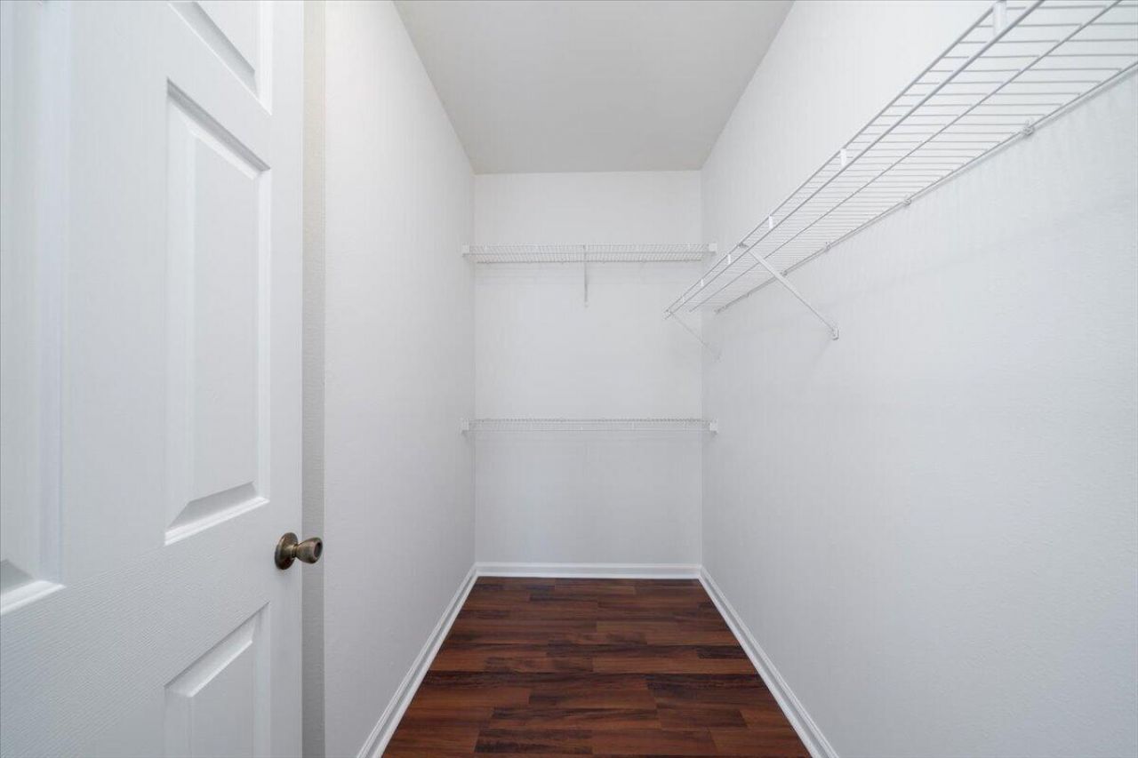 1932 Chatelain Way Photo 14