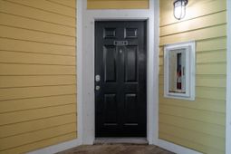 1932 Chatelain Way photo 4