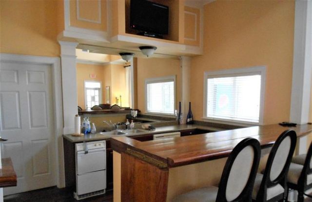 1932 Chatelain Way Photo 24