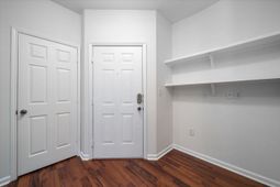 1932 Chatelain Way photo 4