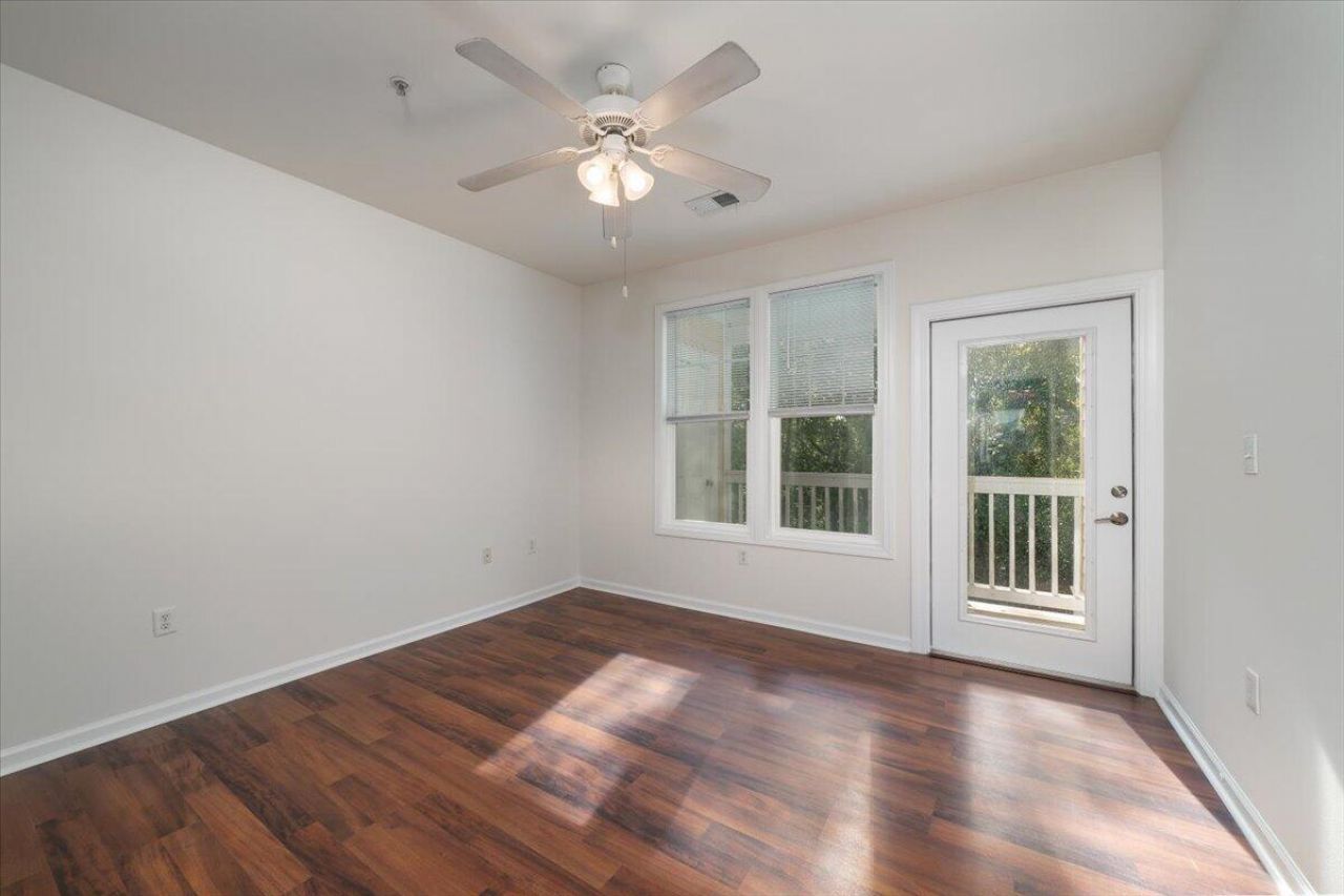 1932 Chatelain Way Photo 9