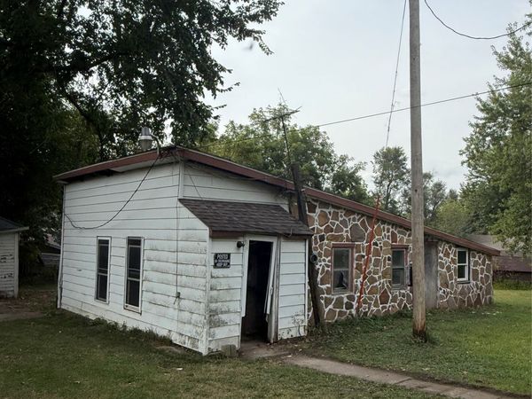 299 Hickory Street, Newton, IA 50208