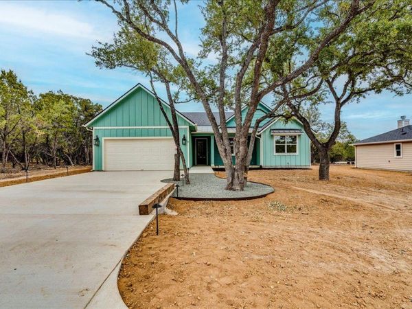 8 Huisache LN, Wimberley, TX 78676