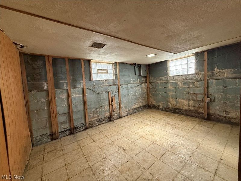 14202 Glendale Avenue, Cleveland, OH 44128 Photo 19