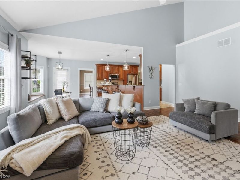 8888 Scotsbury Street NW, Massillon, OH 44646 Photo 6