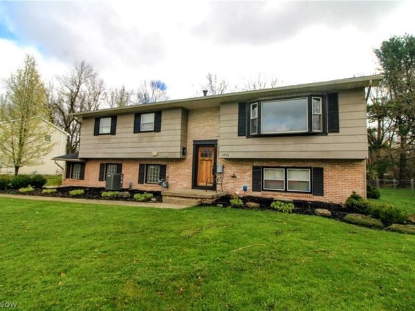 4775 Logan Arms Drive , Liberty, OH 44505