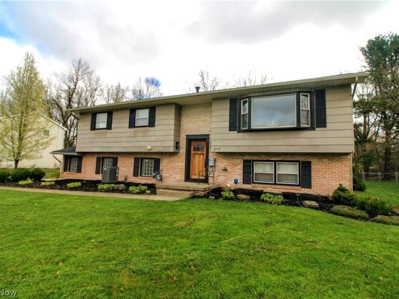 4775 Logan Arms Drive, Liberty, OH 44505 Photo 1