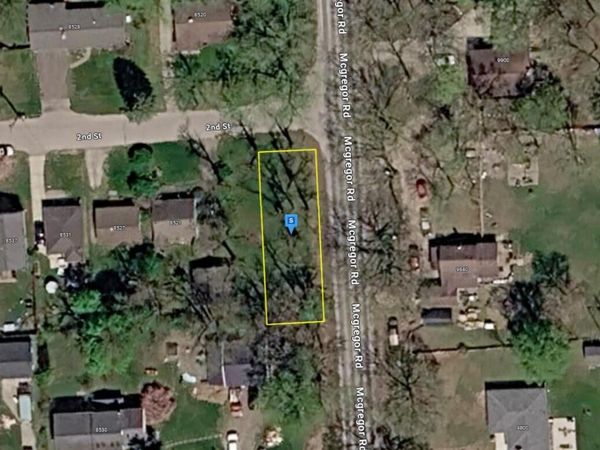 8511 2nd Street, Pinckney, MI 48169