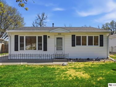 1210 N 55th Street , Lincoln, NE 68504