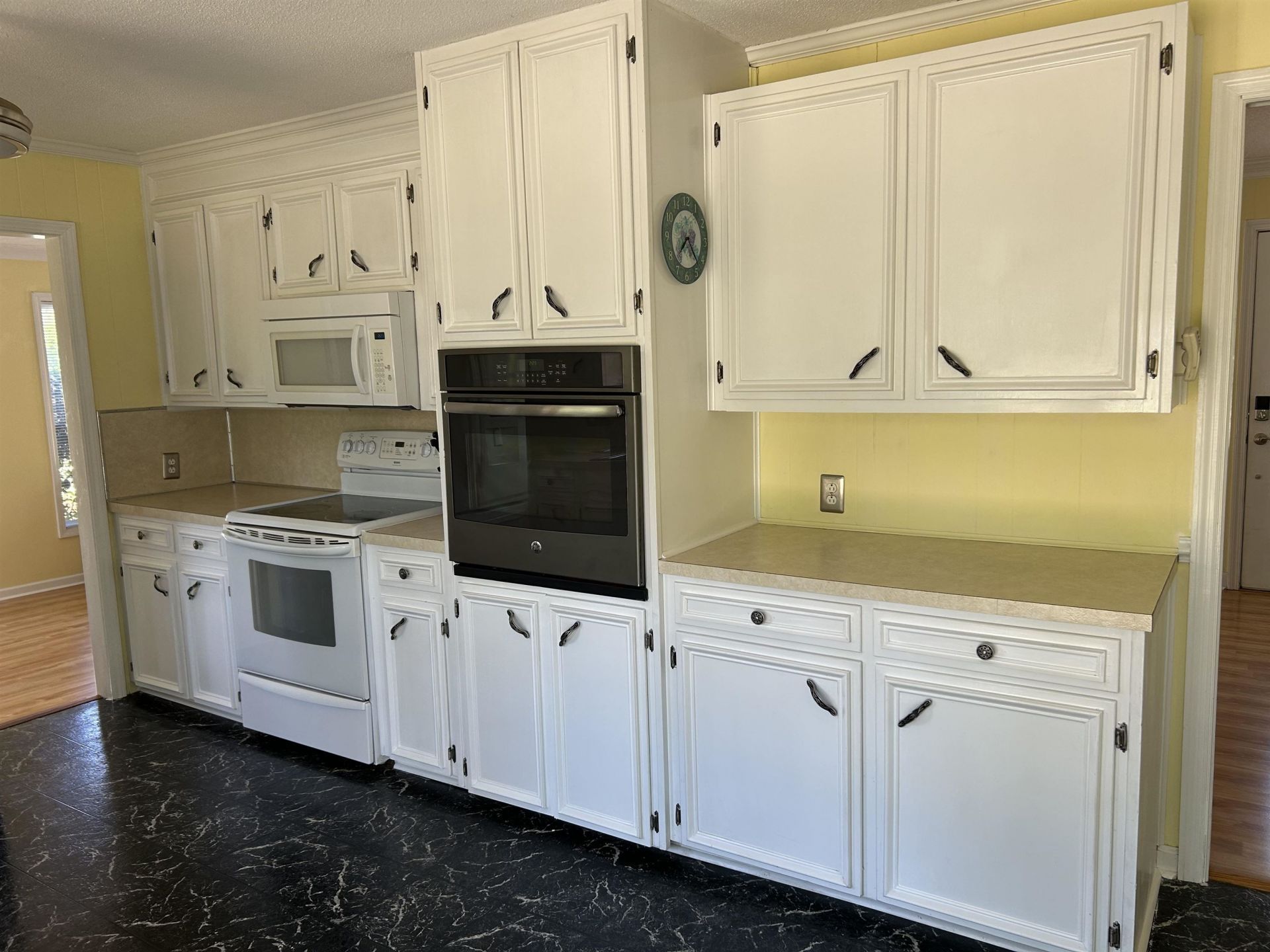 307 Byrnes Circle Photo 4