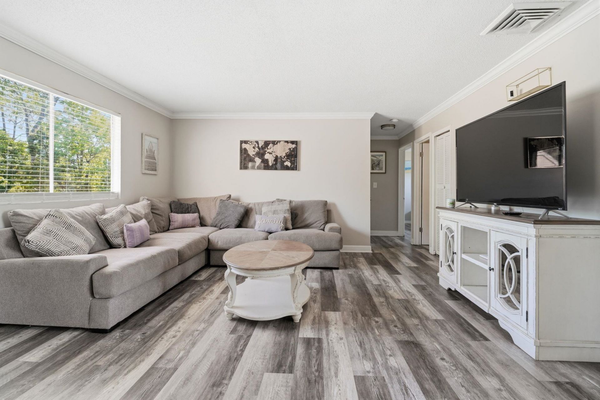 2000 Greens Blvd. Photo 5