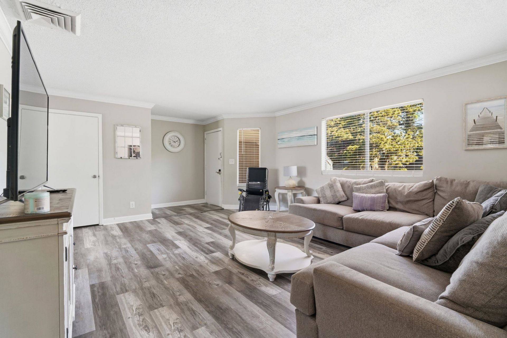 2000 Greens Blvd. Photo 6