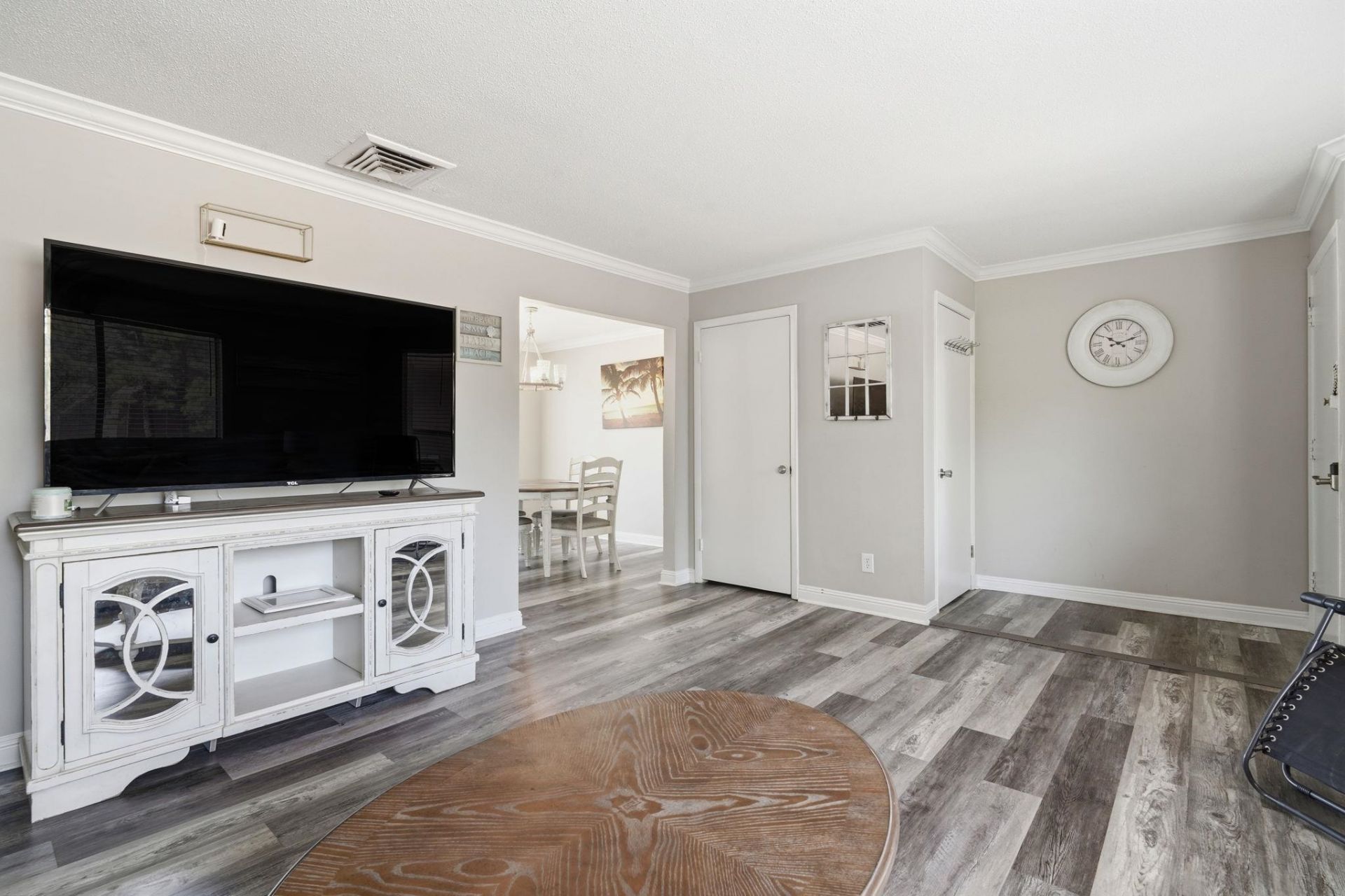 2000 Greens Blvd. Photo 7