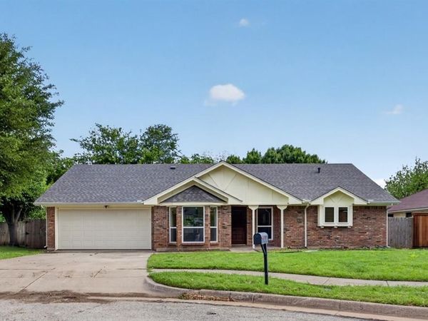 1606 Rosemary Drive, Arlington, TX 76014