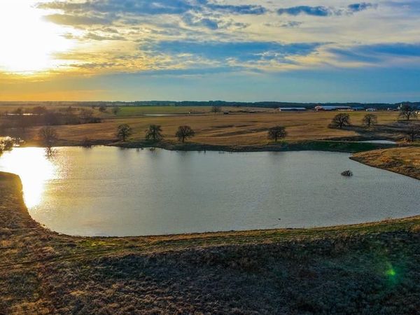 23066 Fm 901, Gordonville, TX 76273