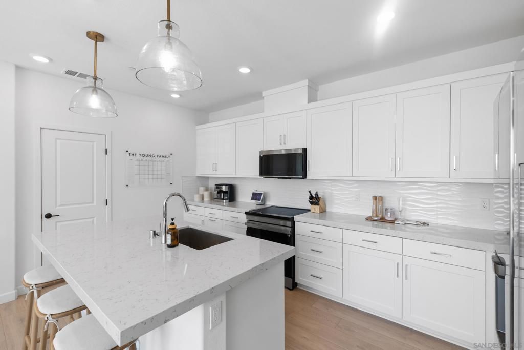 12092 Riley Ln, San Diego, CA 92128 Main Photo