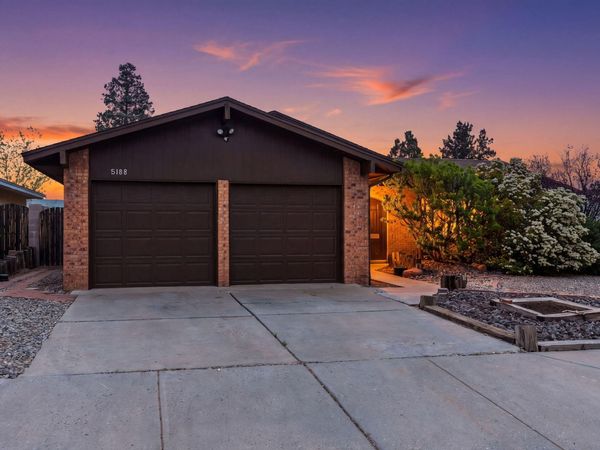 5108 Vista De Luz Drive NW, Albuquerque, NM 87120