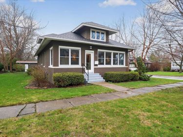 113 E Locust Street, Three Oaks, MI 49128