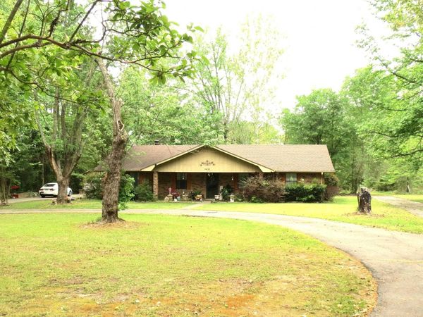 8450 Victoria Drive, Pine Bluff, AR 71603