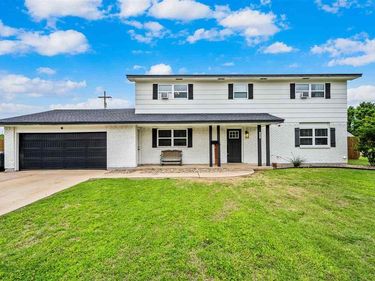 801 NW 40th St, Lawton, OK 73505
